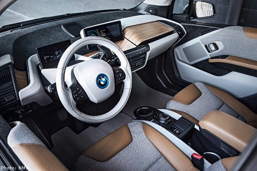 פנים הרכב BMW i3