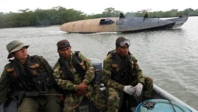 כוחות צבא קולומביה תופסים צוללת להברחת סמים