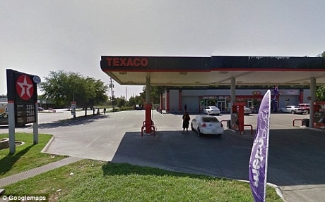 תחנת דלק בטקסס בה בוצע חיפוש בלתי חוקי
