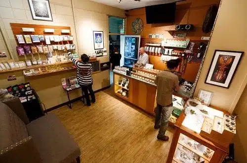 חנות קנאביס באורגון - חנויות הקנאביס שנפתחו ברחבי אורגון יצרו אלפי משרות חדשות בכלכלה המקומית
