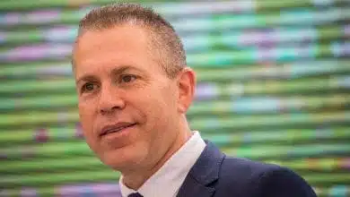 גלעד ארדן (צילום: יונתן סינדל, פלאש90)
