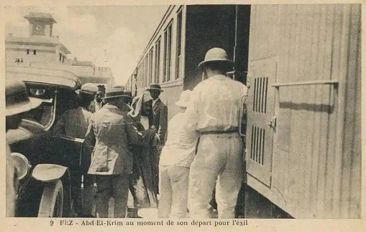 על רכבת בדרך למדגסקר: אל ח'טאבי. 1926, פס, מרוקו