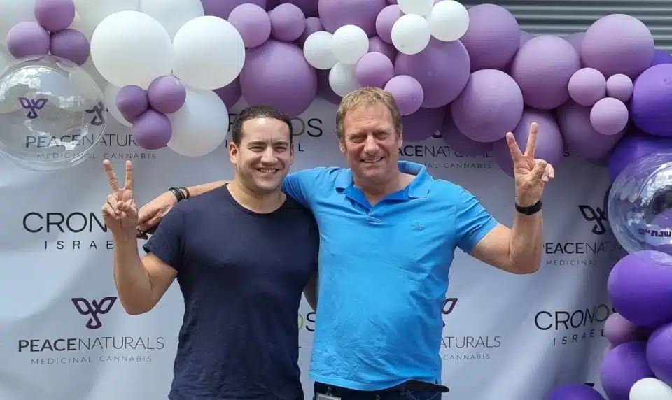 מייק גורנשטיין מייסד קרונוס (משמאל) עם רני גורליק מנהל פעילות קרונוס בישראל