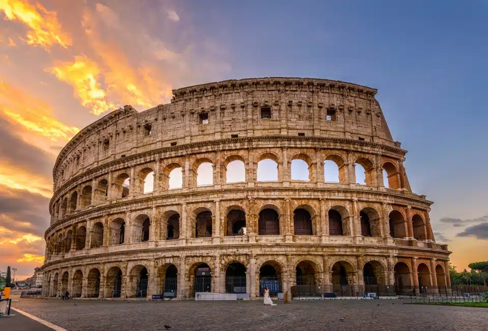 נוף זריחה של הקולוסיאום ברומא, איטליה