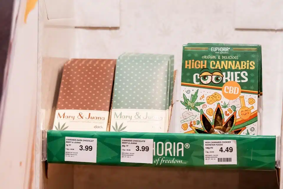 מוצרי CBD זמינים בחנויות בכל רחבי גרמניה (בתמונה: אדיבלס CBD בעיר קלן)