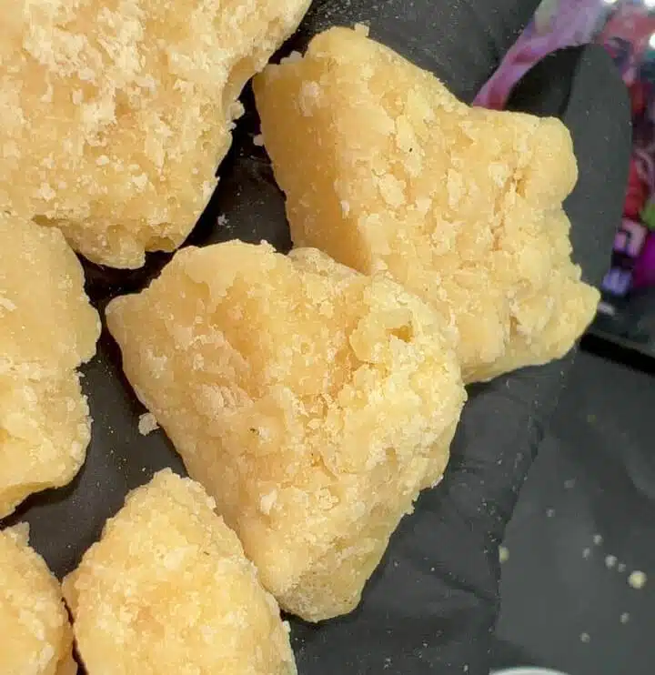 מיצוי שעווה מיובא מקליפורניה מסוג 'באדר' (Budder) שנמכר בטלגרם ב-350 ש"ח לגרם במרץ 2023 (צילום מסך: טלגרם)