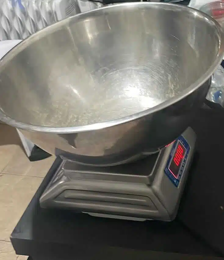משקל מסחרי שאותר בדירה